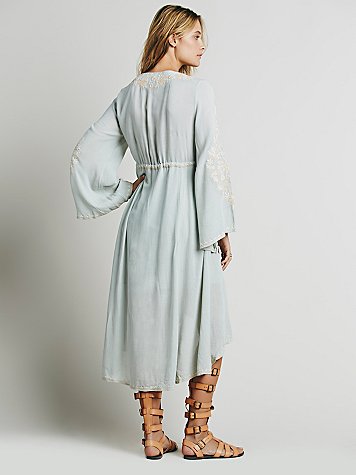Women Spring and Autumn Vacation Elegant and Exquisite Embroidered High and Low hem Horn Sleeve Dress