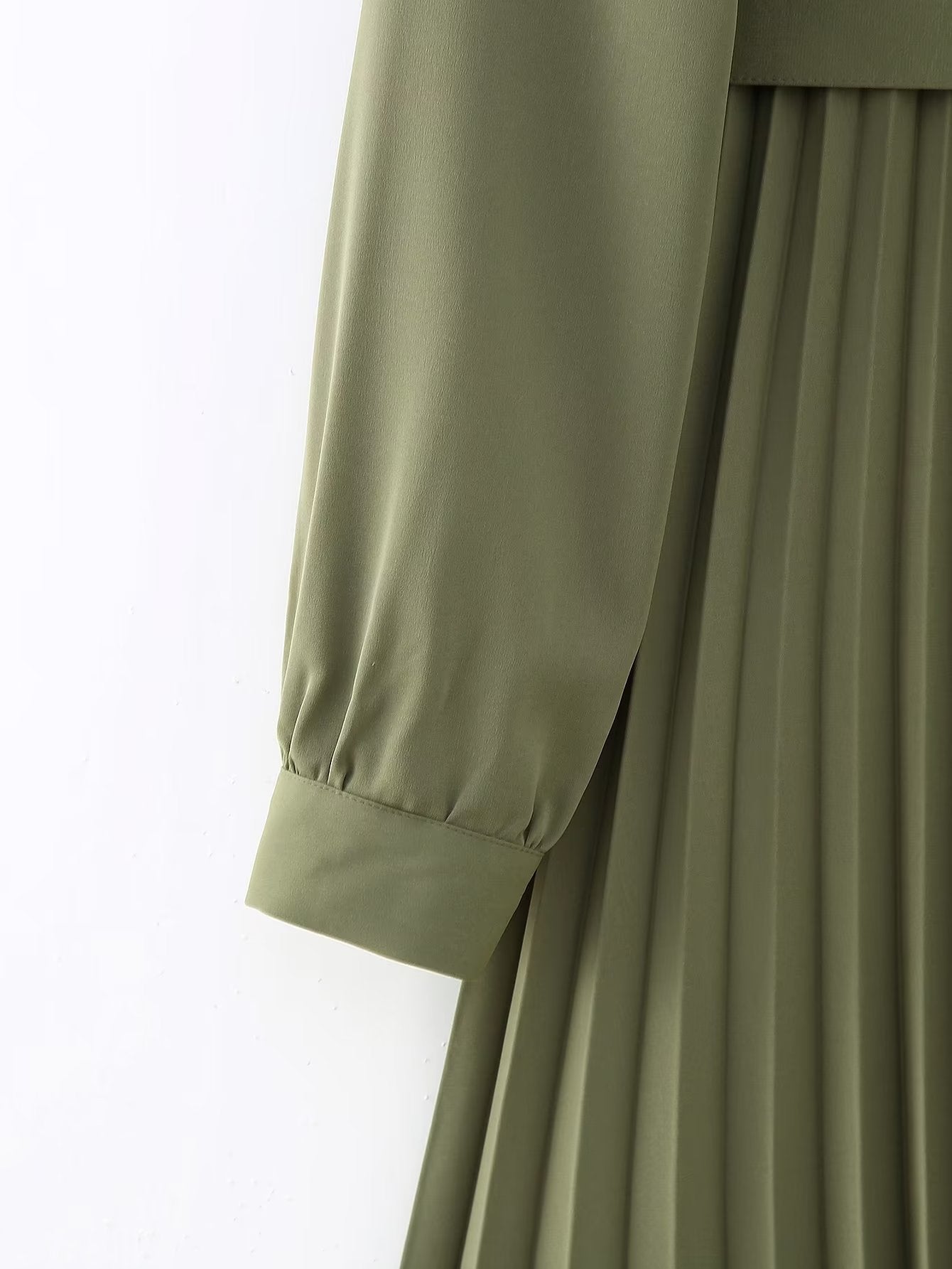 Robe plissée à col en V et ceinture pour femme - Collection Hiver