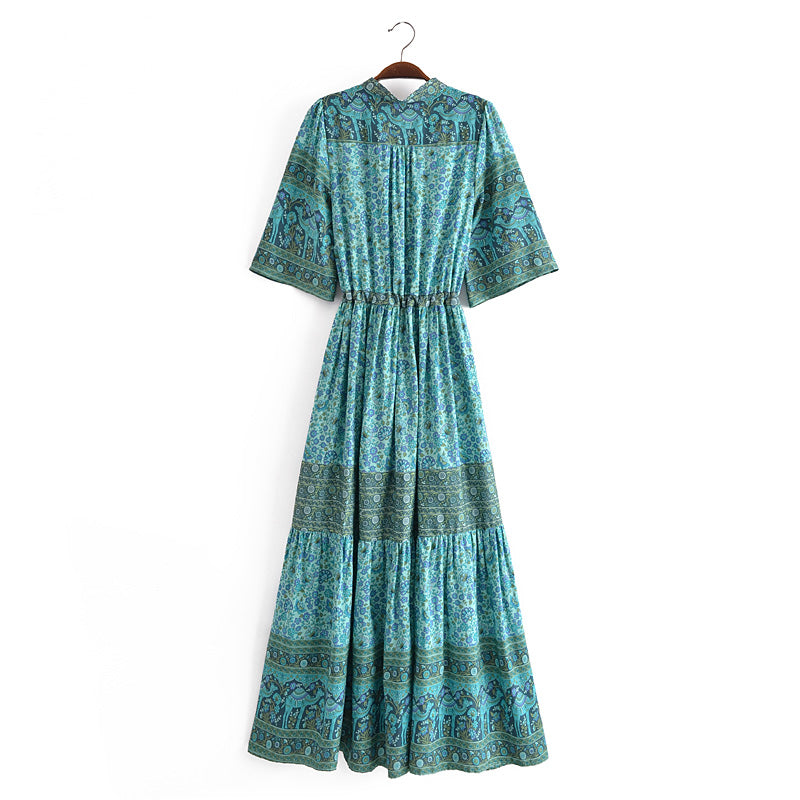Vestido largo bohemio étnico para vacaciones de verano con estampado de posicionamiento, escote en V y cintura controlada con dobladillo grande