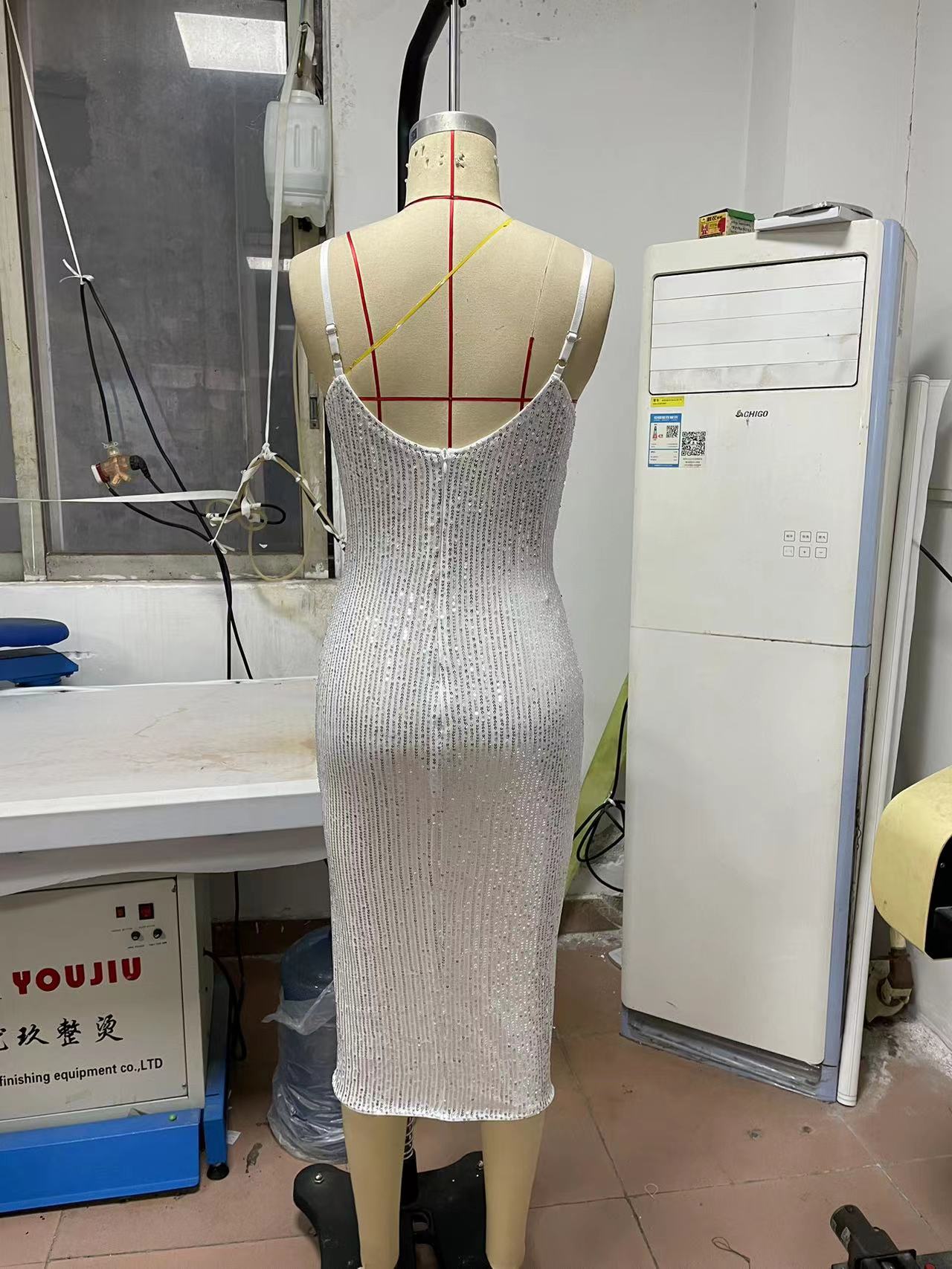 Robe nuisette sexy printemps-été femme, coupe cintrée, longueur midi, décolleté croisé