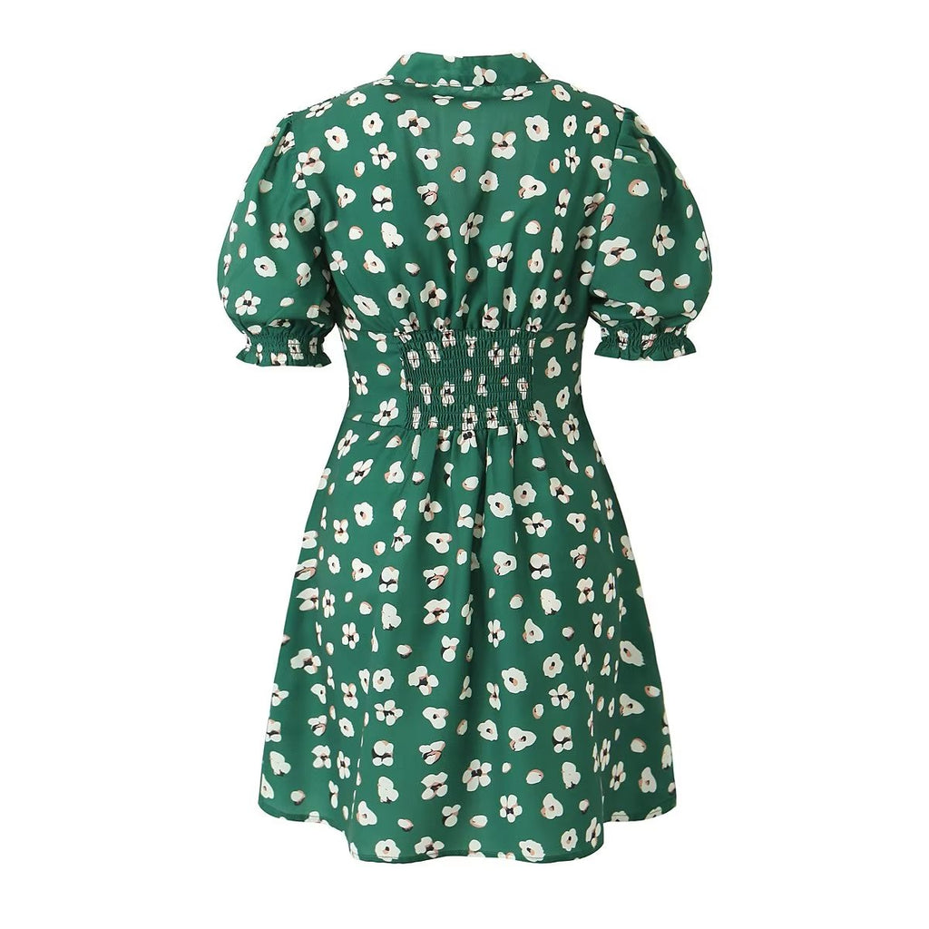 Robe verte scintillante à manches courtes pour femme, coupe ajustée, col en V, idéale pour une pause thé.