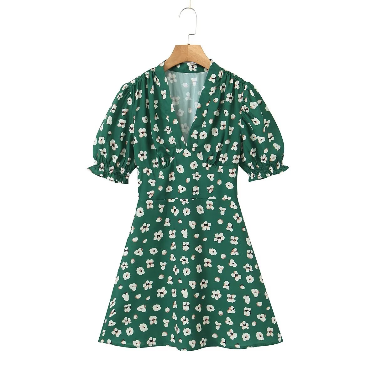 Robe verte scintillante à manches courtes pour femme, coupe ajustée, col en V, idéale pour une pause thé.