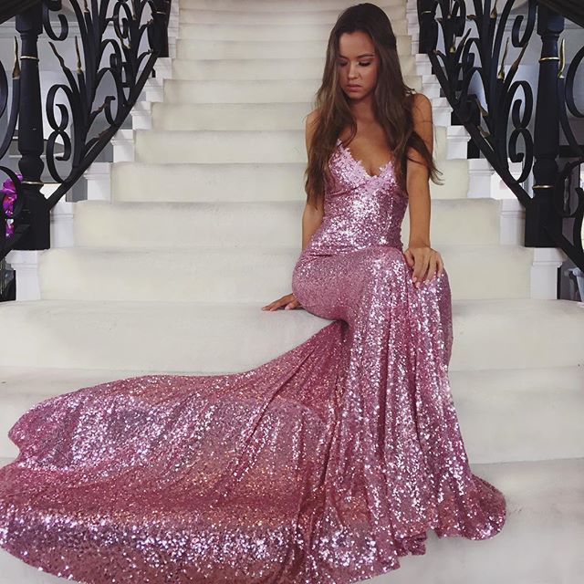Robe longue sans manches à bretelles, col V et dos nu à sequins, collection printemps-été femme