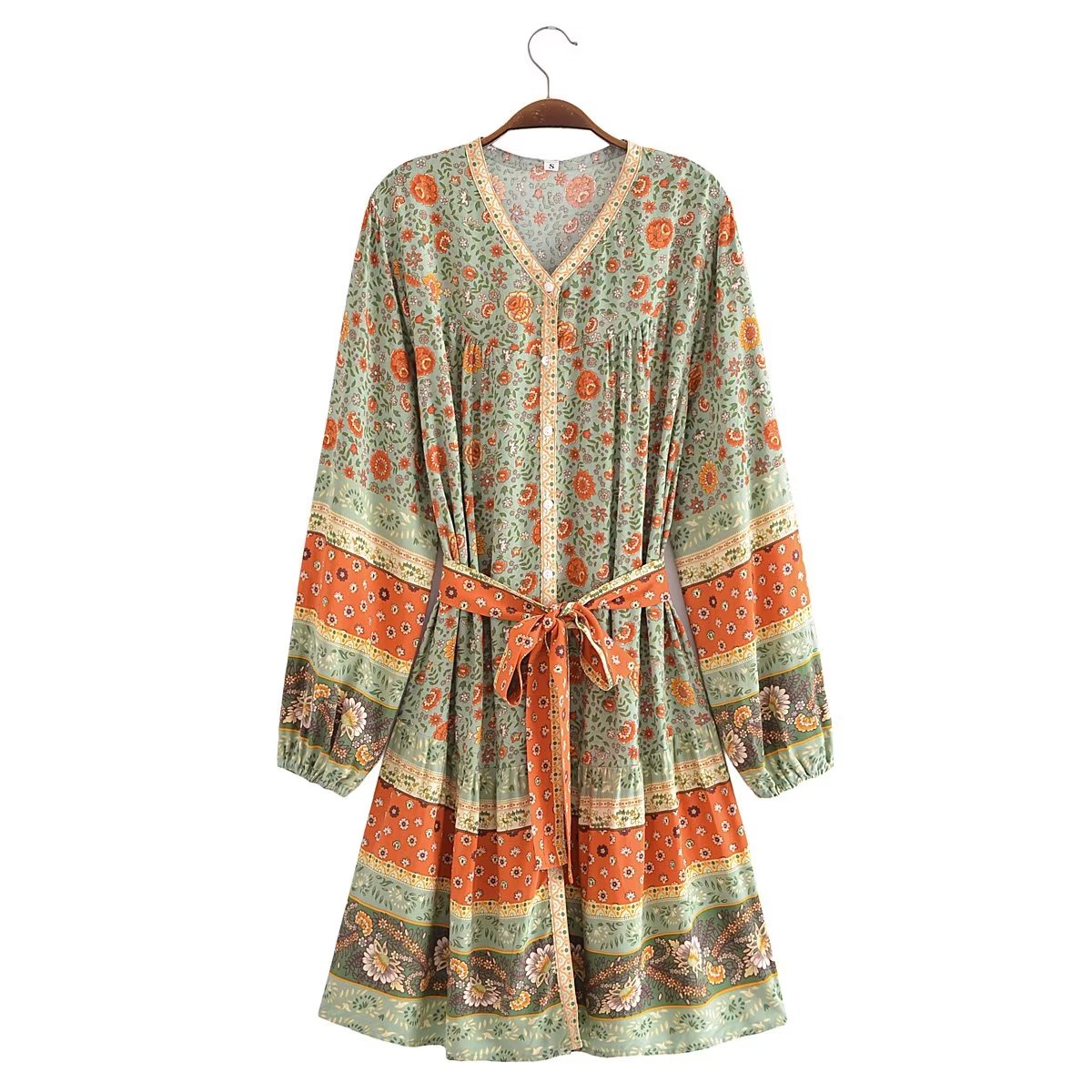 Robe ample mi-longue à taille haute et motif floral en filigrane