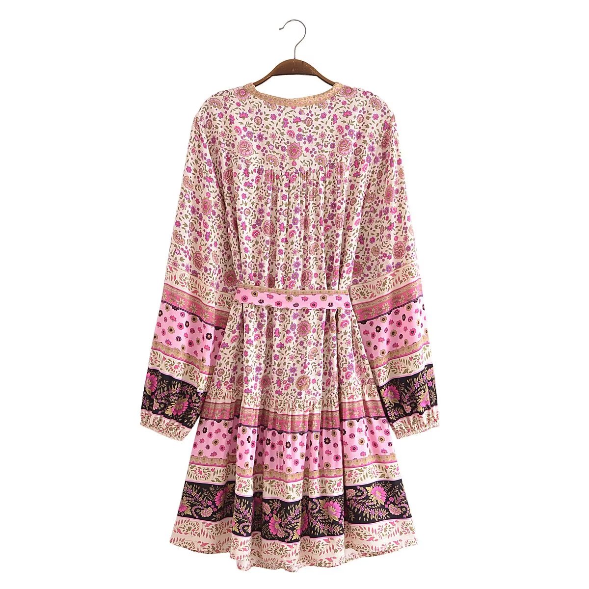 Robe ample mi-longue à taille haute et motif floral en filigrane