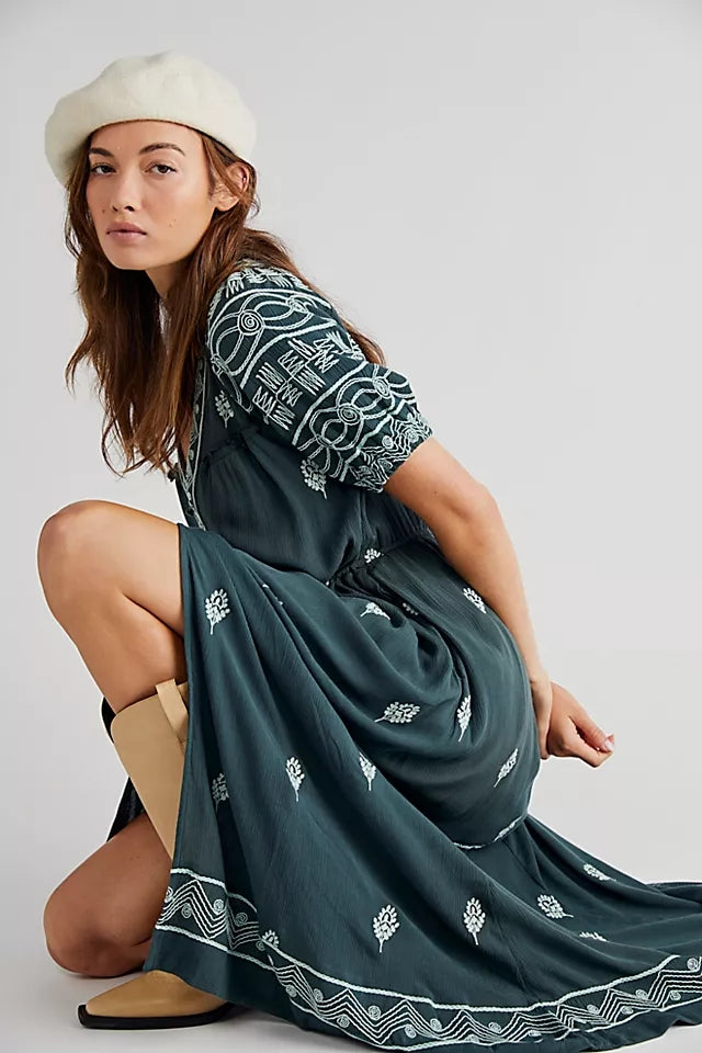Women New Spring and Autumn Daily Elegant Cotton Embroidered Lace Up Long Dress