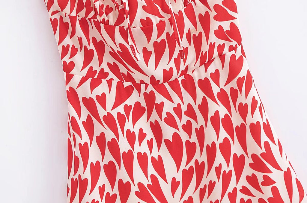 Vestido corto de verano con estampado de corazón, cintura ceñida y cordones
