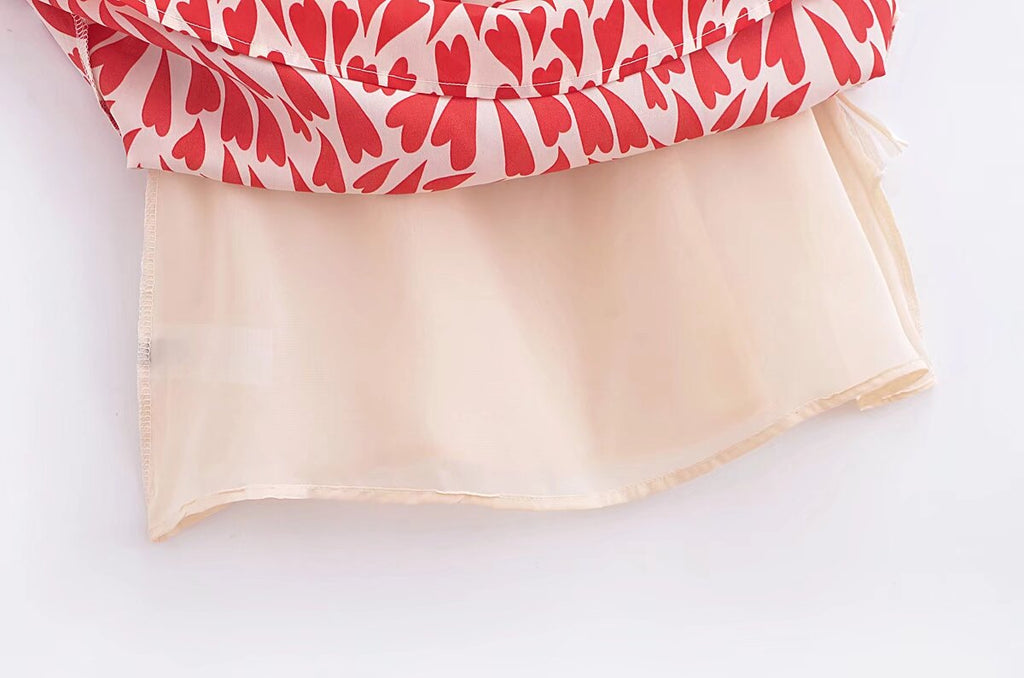 Vestido corto de verano con estampado de corazón, cintura ceñida y cordones