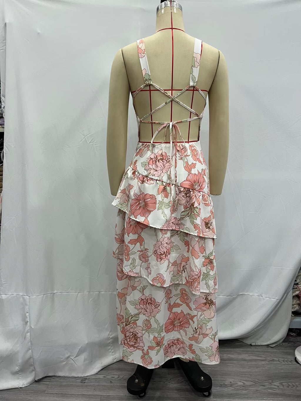 Robe d'été imprimée asymétrique à volants pour femme