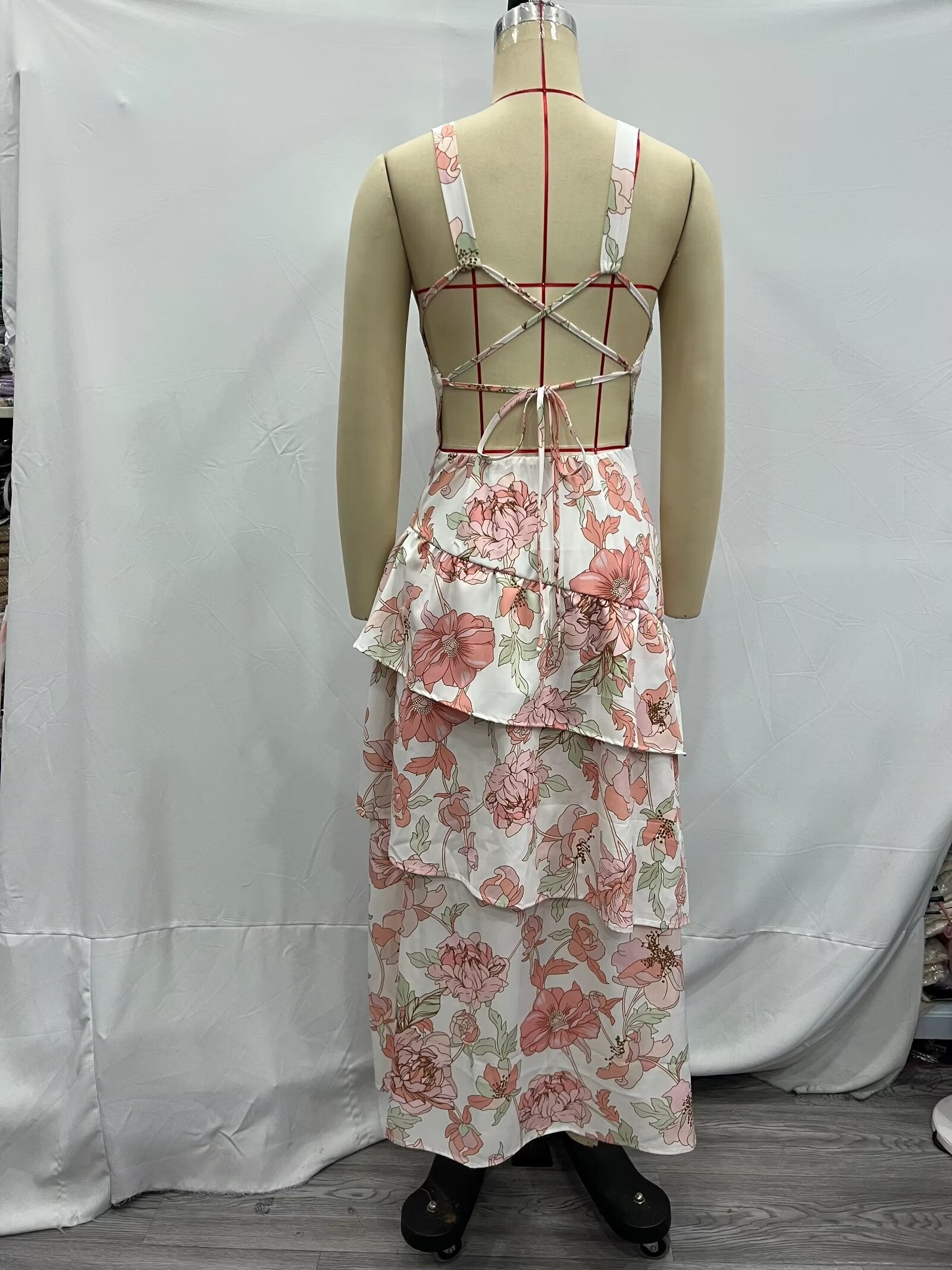 Robe d'été imprimée asymétrique à volants pour femme