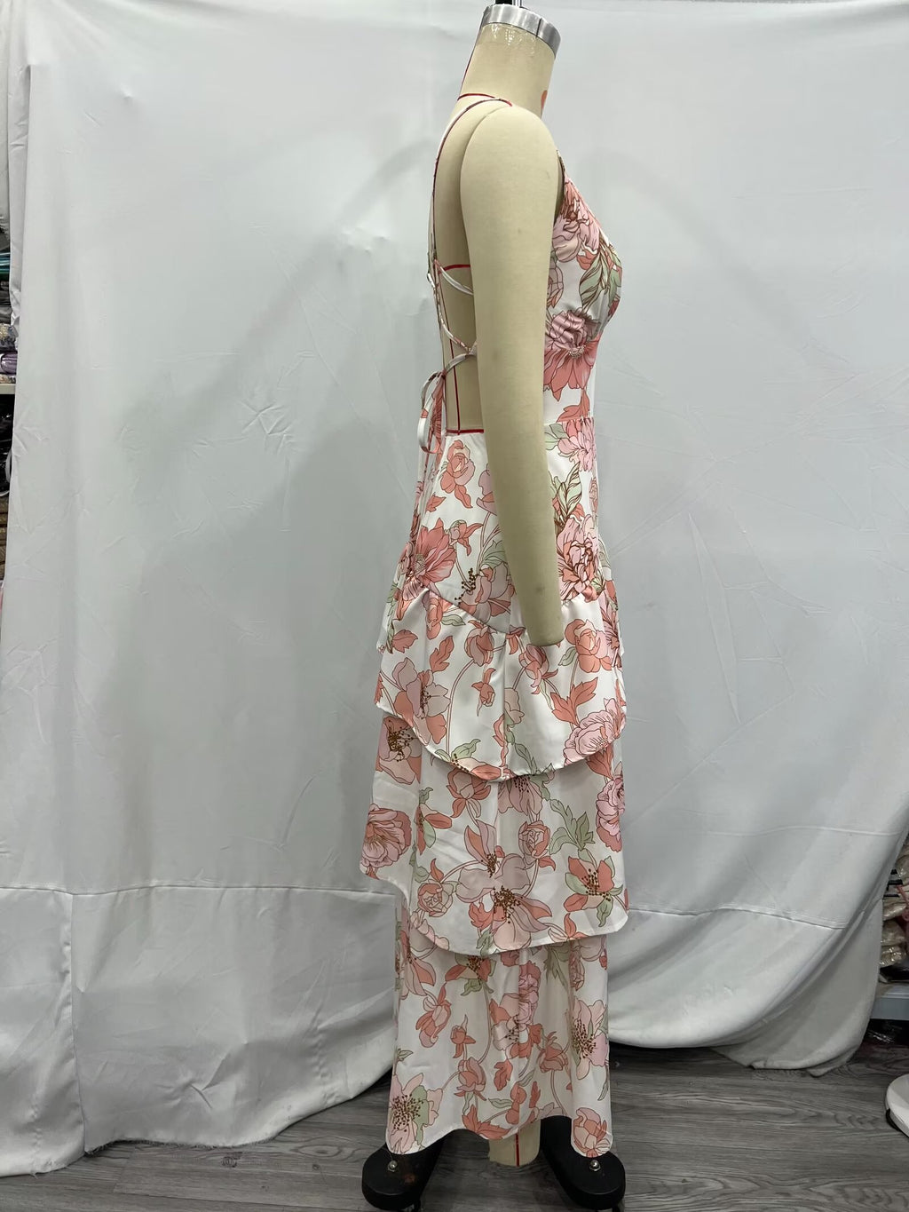 Robe d'été imprimée asymétrique à volants pour femme