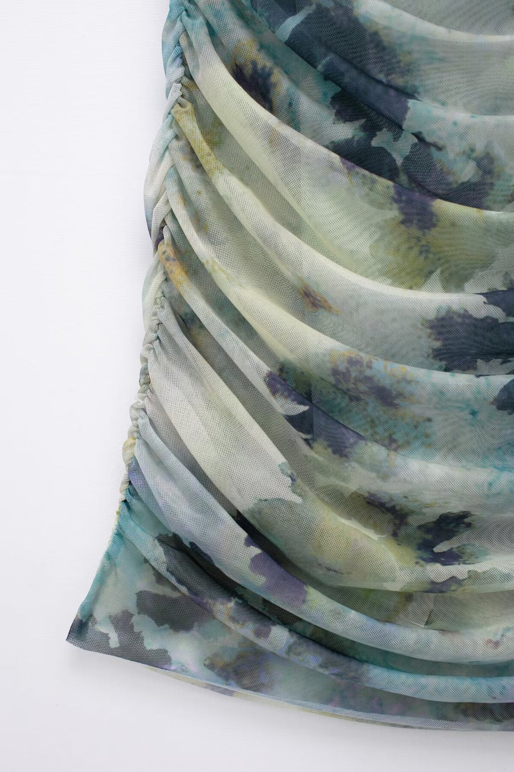 Vestido de mujer con escote en V profundo, espalda descubierta y estampado de tinta, primavera y verano