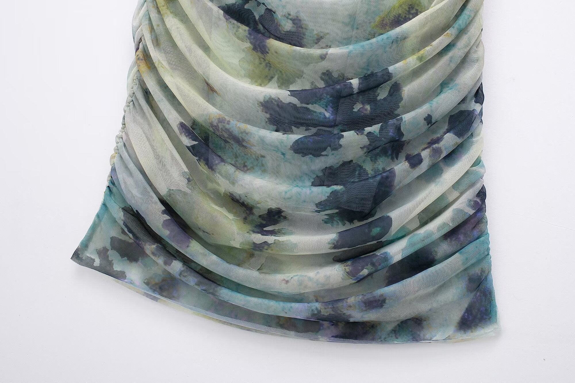 Vestido de mujer con escote en V profundo, espalda descubierta y estampado de tinta, primavera y verano