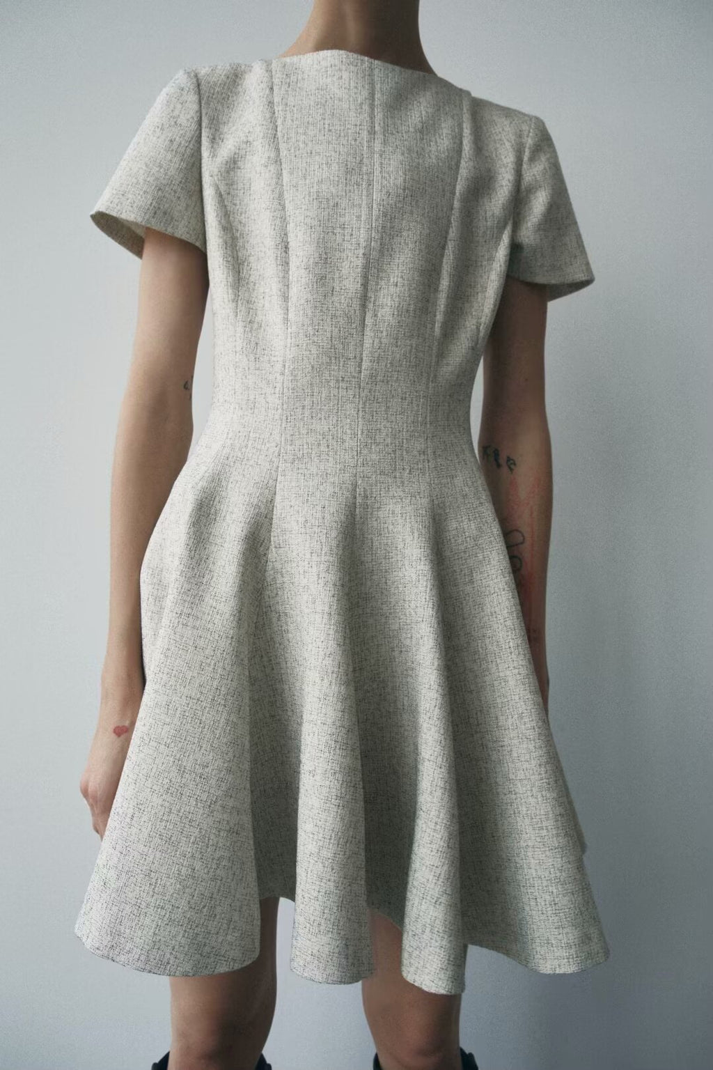 Robe femme à manches courtes et col rond ample style French Wave