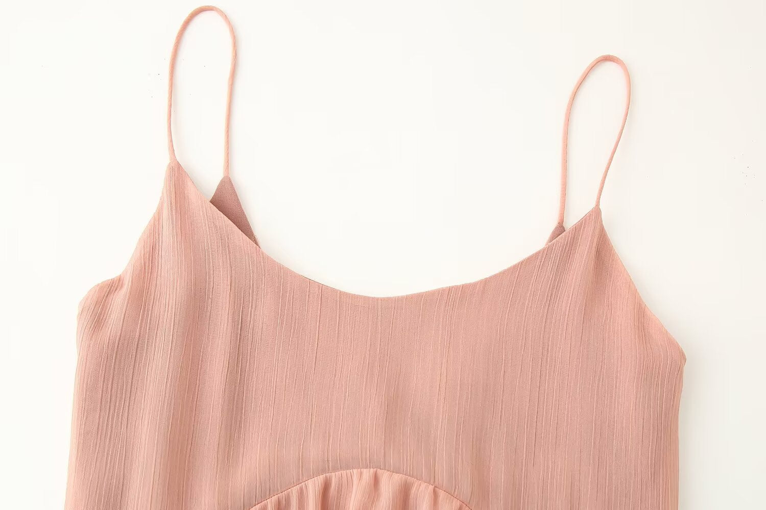 Robe moulante sexy dos nu ornée de décorations laminées pour femmes