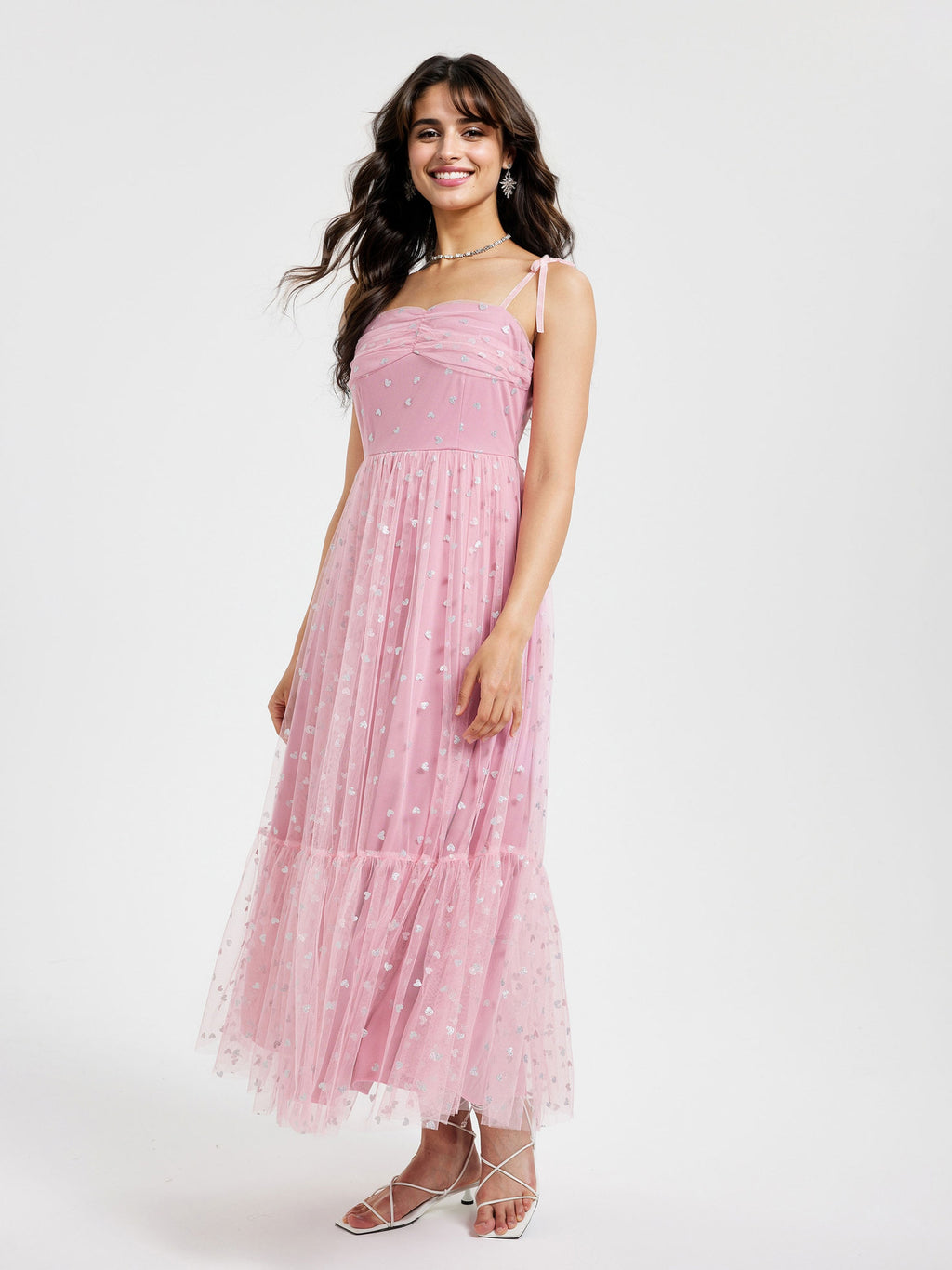 Elegante vestido veraniego de malla con cintura alta y lazo