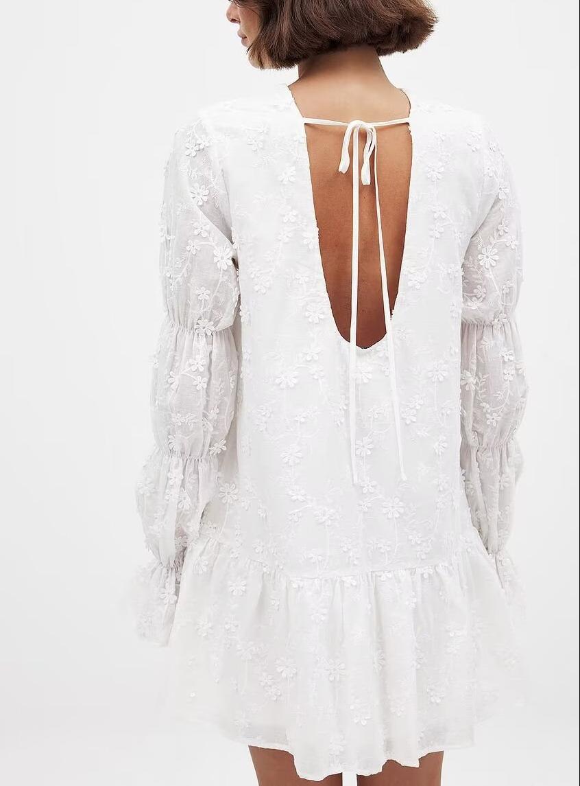 Robe à manches en forme de sabot de cheval, dos nu, broderie florale 3D tendance pour femme