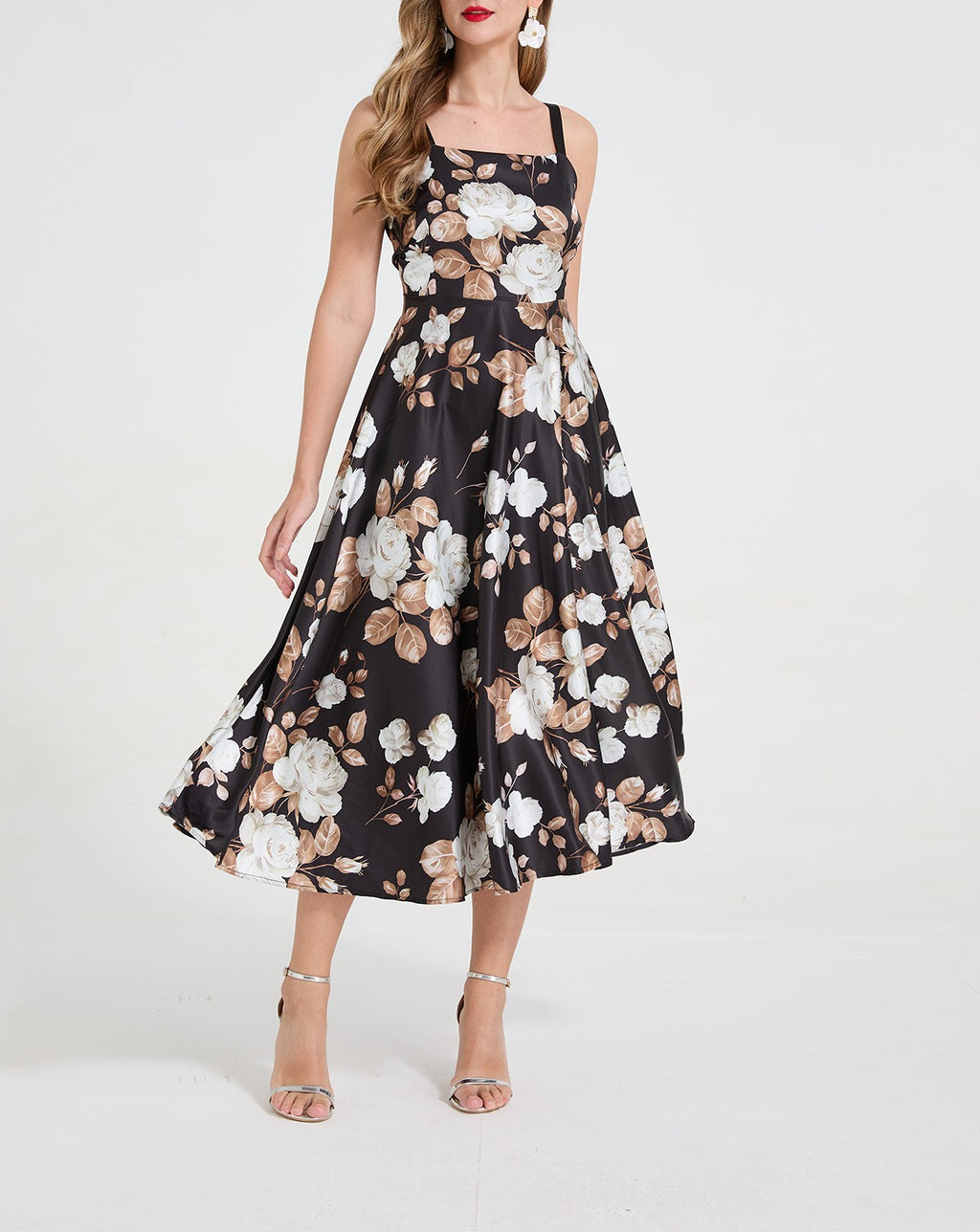 Women Retro White Rose Print Elegant Style Long Dress With A Flowing Dress And A Strapless Design