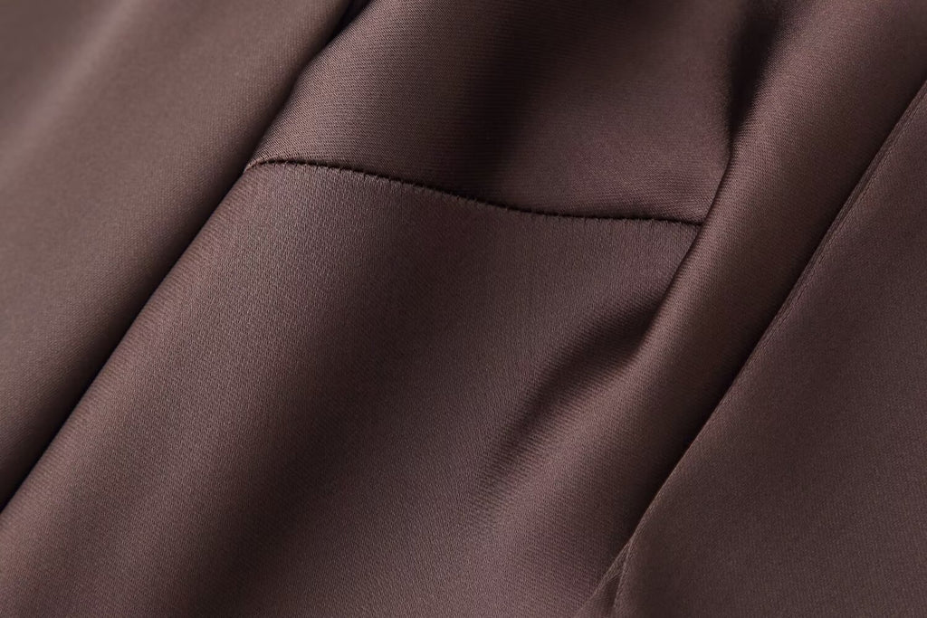 Manteau d'automne pour femme, robe écharpe en satin de soie texturé, texture soie.