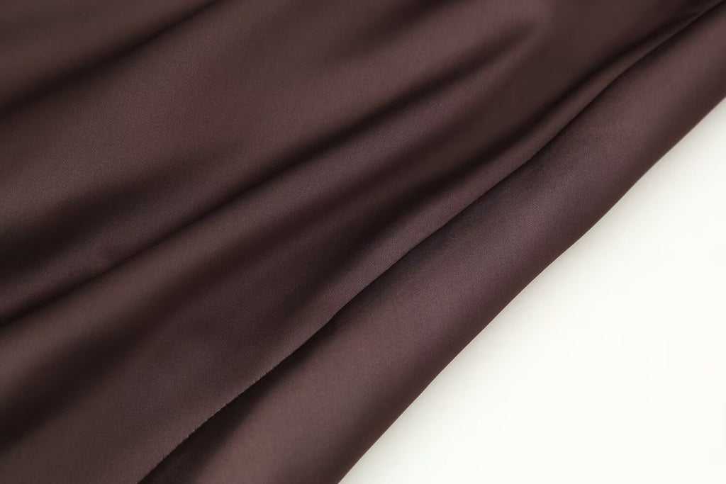 Manteau d'automne pour femme, robe écharpe en satin de soie texturé, texture soie.