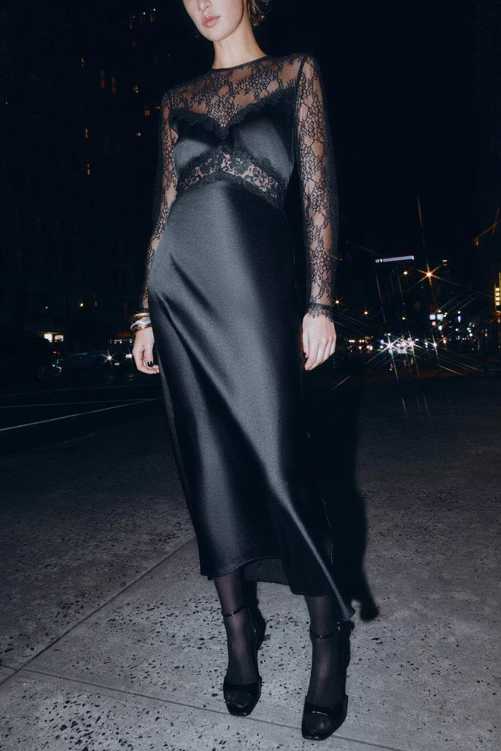 Vestido sexy de invierno con costuras de encaje y manga larga para mujer
