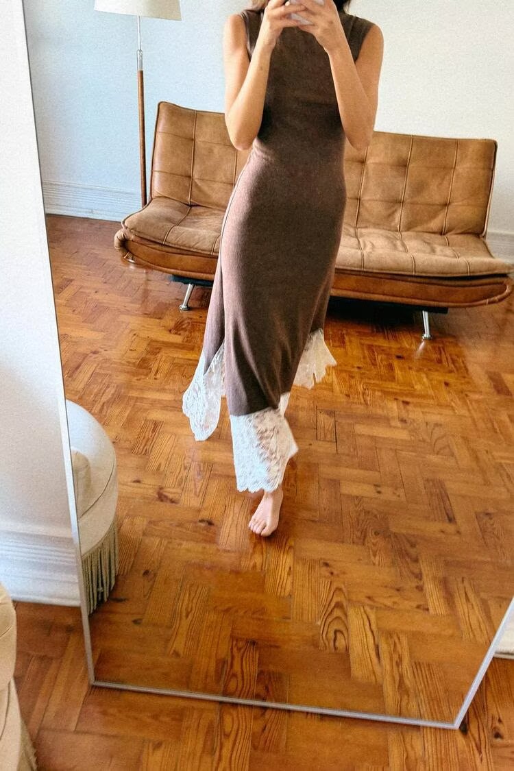 Vestido largo con costuras de encaje para mujer