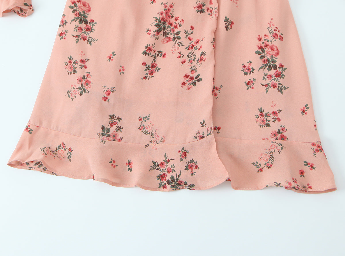Robe courte imprimée florale française printanière, col en V, manches courtes à volants et laçage sur le ventre