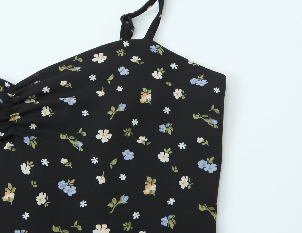 Robe longue à bretelles assorties, imprimée de fleurs françaises, taille cintrée et amincissante, idéale pour le printemps.