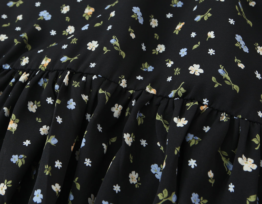 Robe longue à bretelles assorties, imprimée de fleurs françaises, taille cintrée et amincissante, idéale pour le printemps.