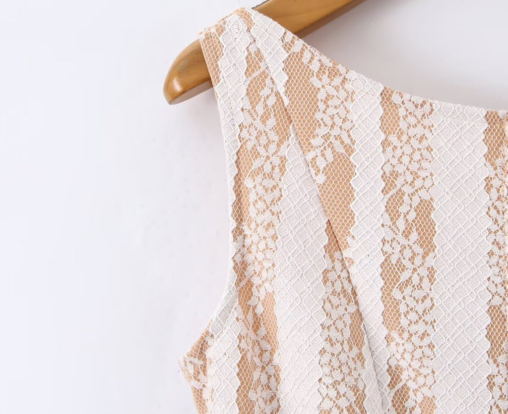 Robe d'hiver Pure Wind sans manches à col rond, dos nu sexy, empiècements en dentelle et taille affinée