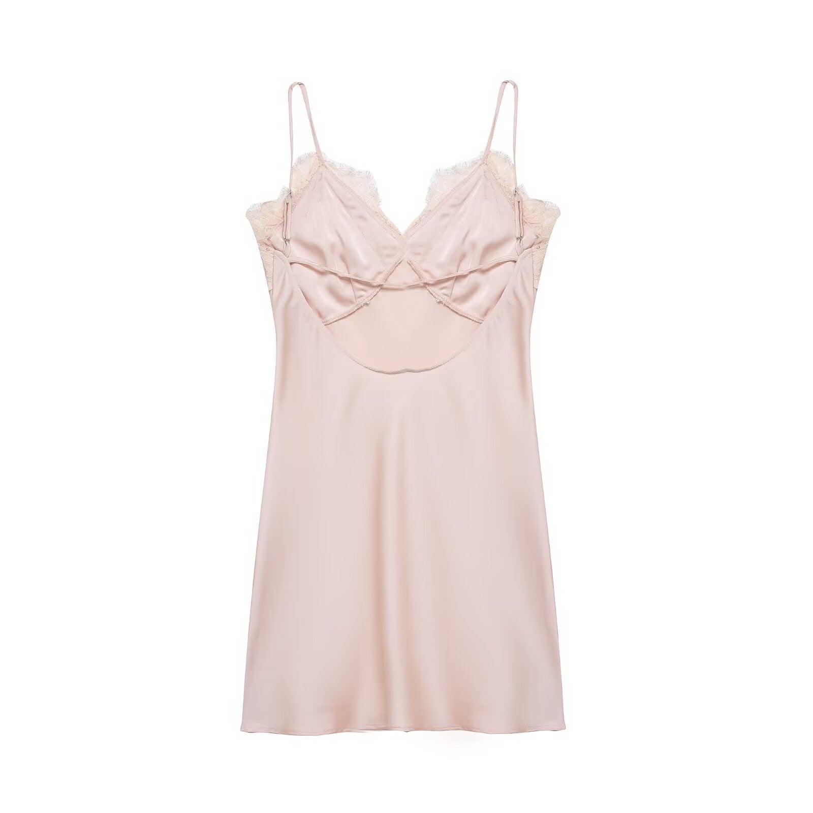 Robe à bretelles élégante et tendance en satin de soie et dentelle, style début de printemps.
