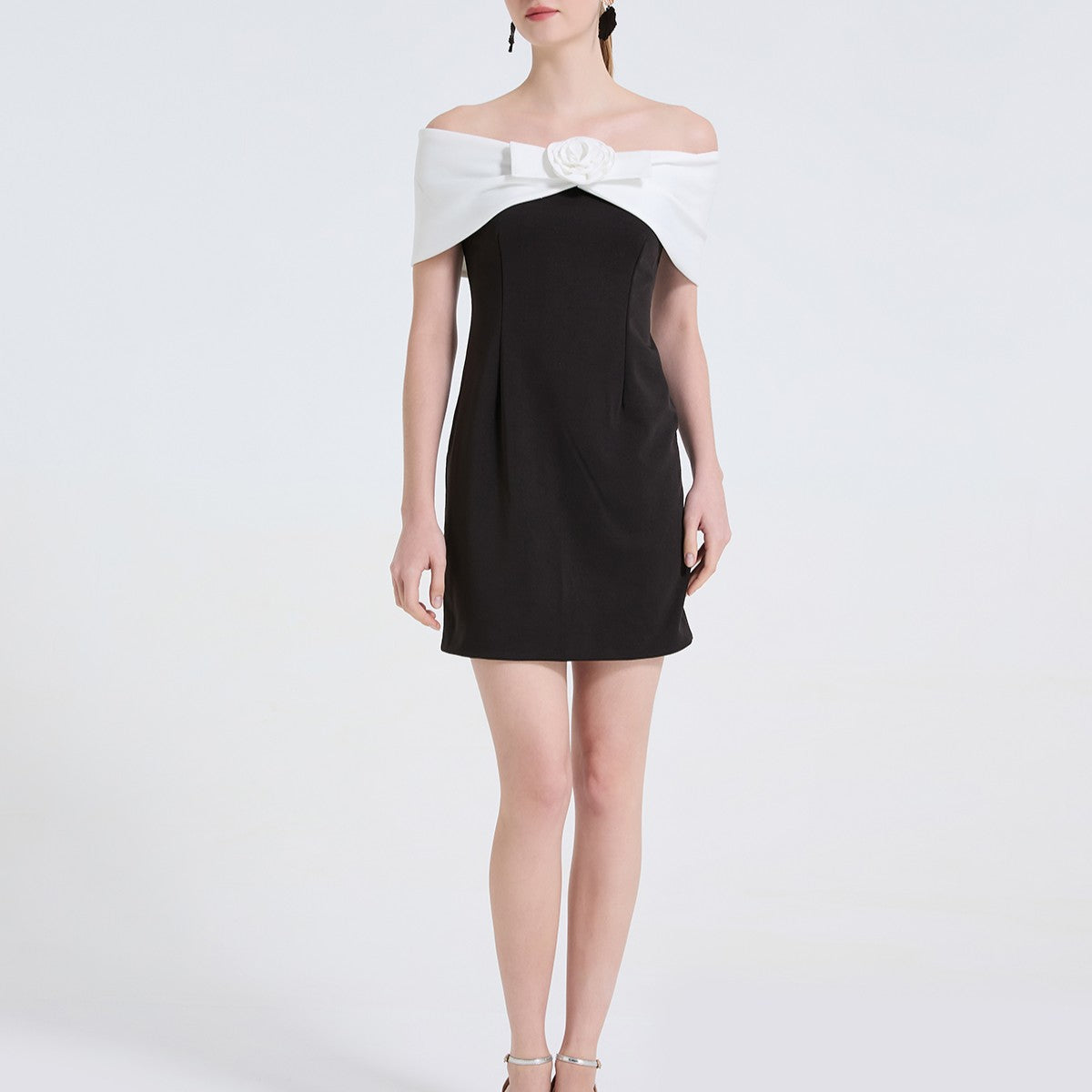 Black And White Contrast One Shoulder Dress With Three Dimensional Floral Decoration Off The Shoulder Figure Hugging And Elegant