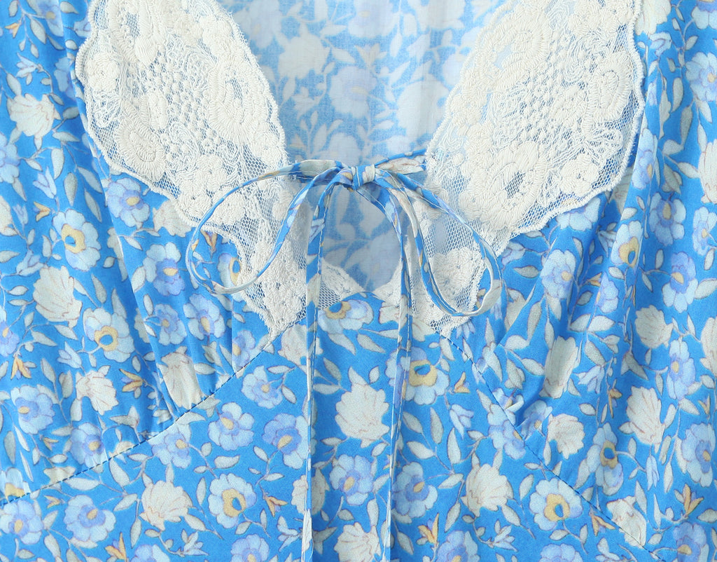 Robe élégante pour femme, style rétro français, avec dentelle et coutures tendance.