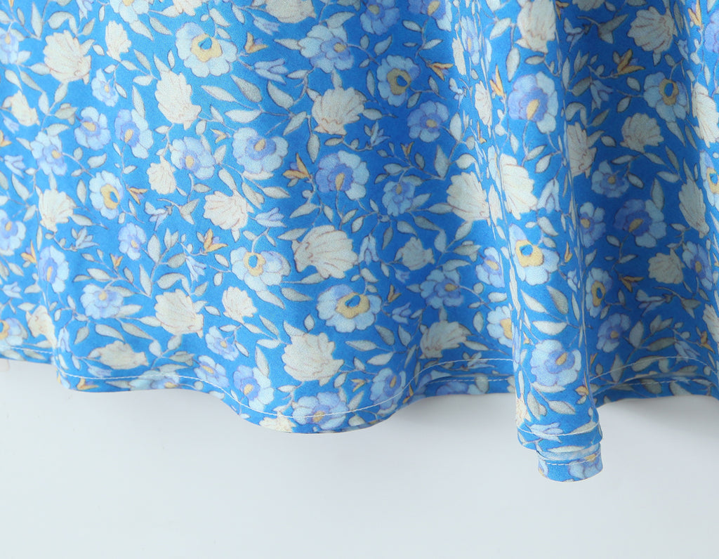 Robe élégante pour femme, style rétro français, avec dentelle et coutures tendance.