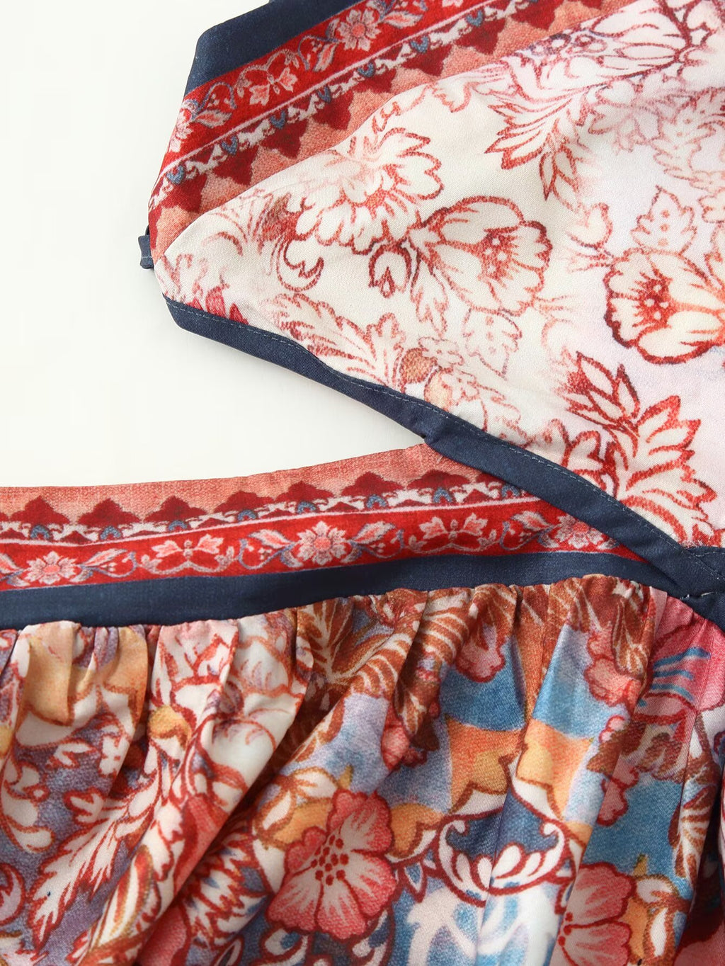 Vestido Halter Corto de Mujer Ajustado con Espalda Descubierta y Recortes para Otoño