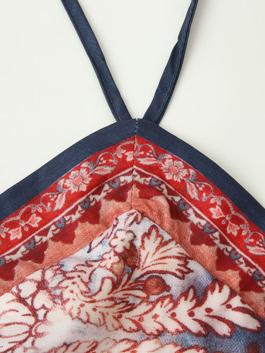 Vestido Halter Corto de Mujer Ajustado con Espalda Descubierta y Recortes para Otoño