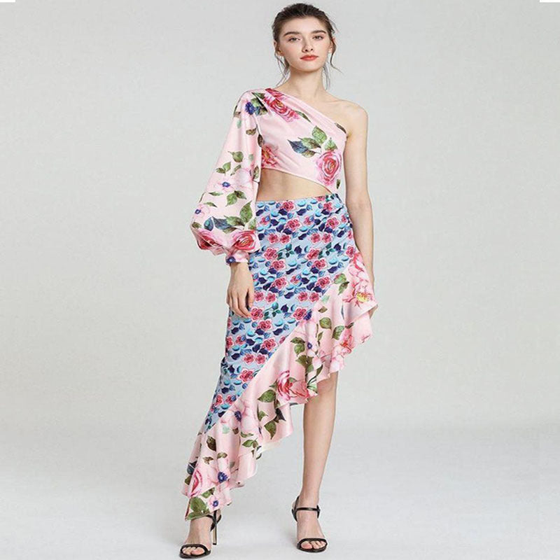 Robe longue d'été pour femme, asymétrique, bustier, manches simples, cintrée à la taille, à motifs floraux.