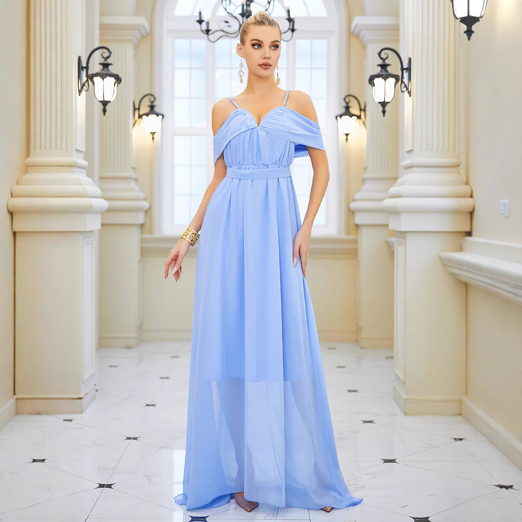 Vestido largo elegante y ajustado con tirantes y escote en V de gasa de color liso
