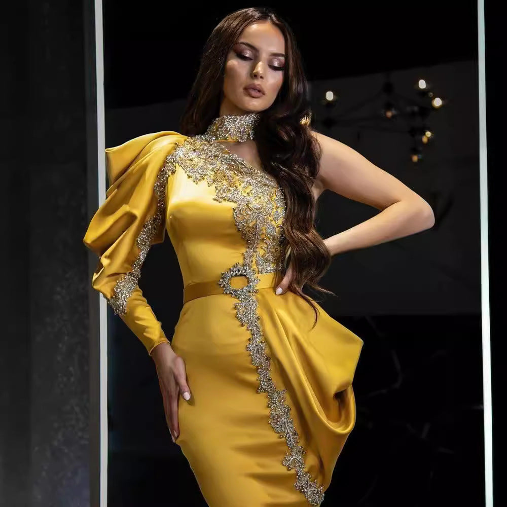 Ropa de mujer Vestido de noche Vestido de cuello alto dorado Vestido de cóctel