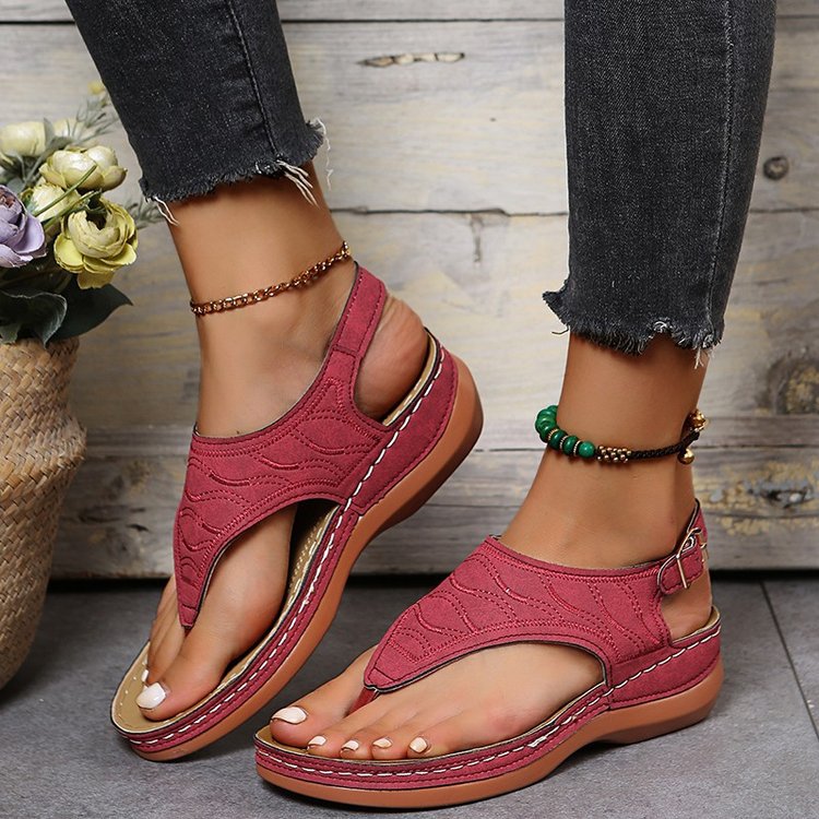 Southeast Asian Buckle Platform Sandals Women Retro Roman Flip Toe Embroidered Beach Slippers