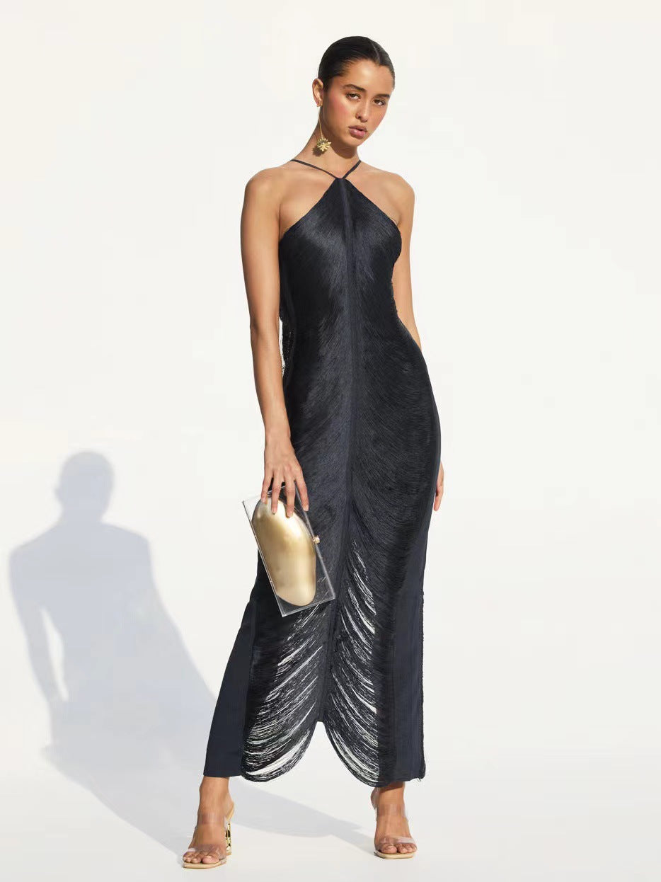Vestido halter de mujer con abertura en la espalda y borlas