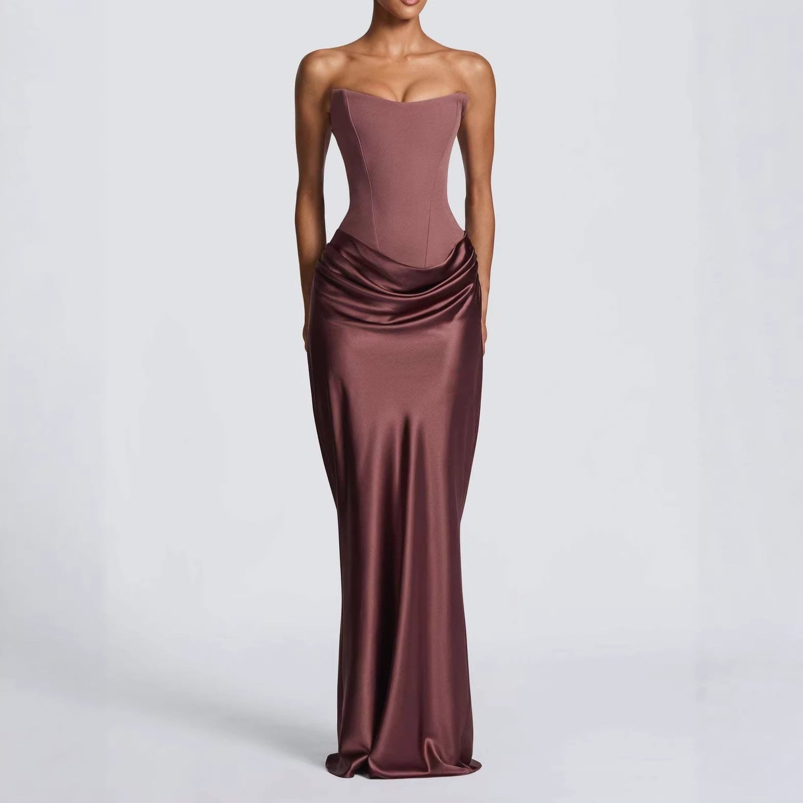 Robe longue sexy tube unie, ajustée à la taille, avec hanches gainées, en satin et lacets.