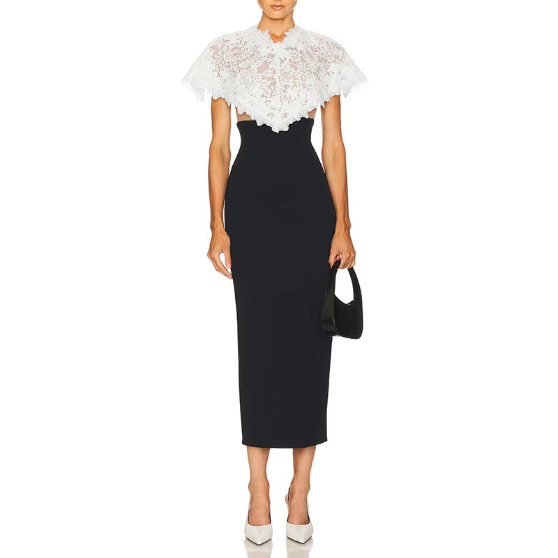 Robe Chanel élégante pour mondaine, dentelle de haute qualité, coutures châle, coupe fourreau flatteuse