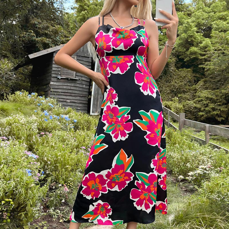 Vestido de verano con tirantes finos y estampado de mujer