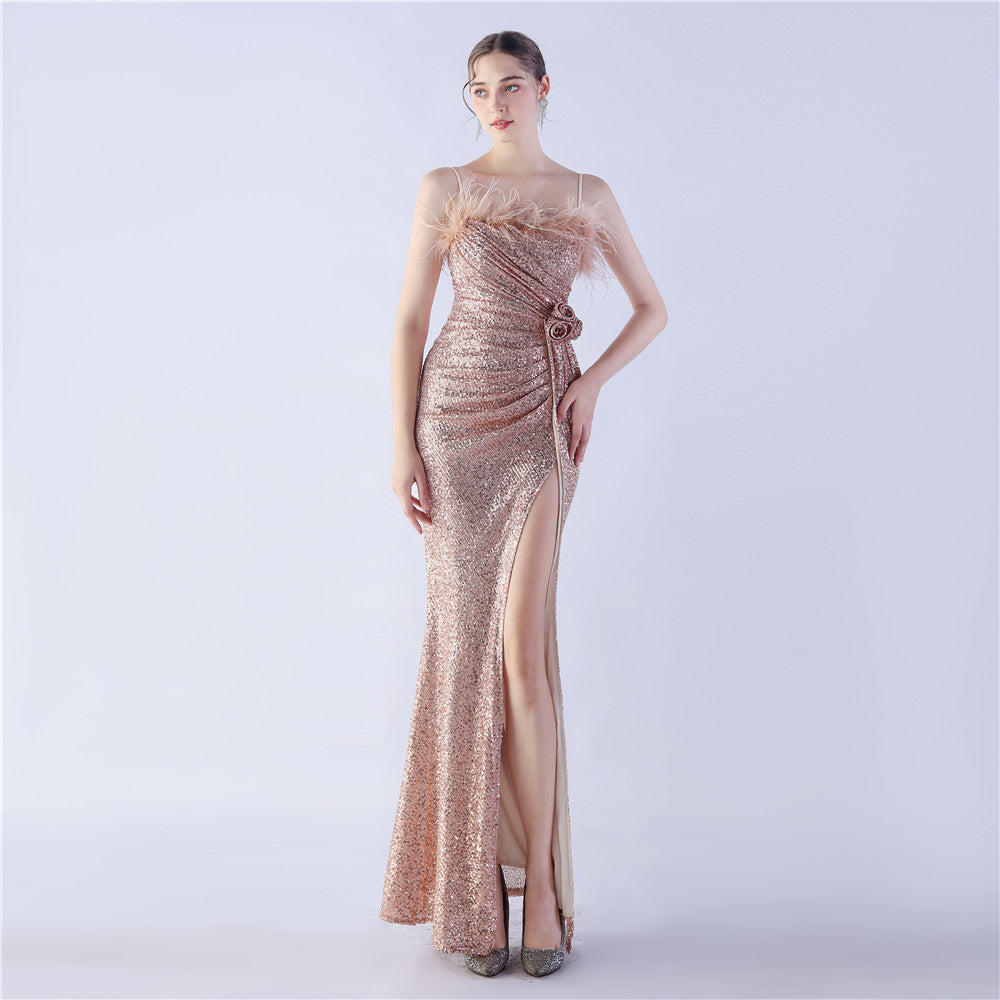 Robe de soirée haut de gamme en poils d'autruche, confectionnée en fleurs pour mariage et réunion annuelle.