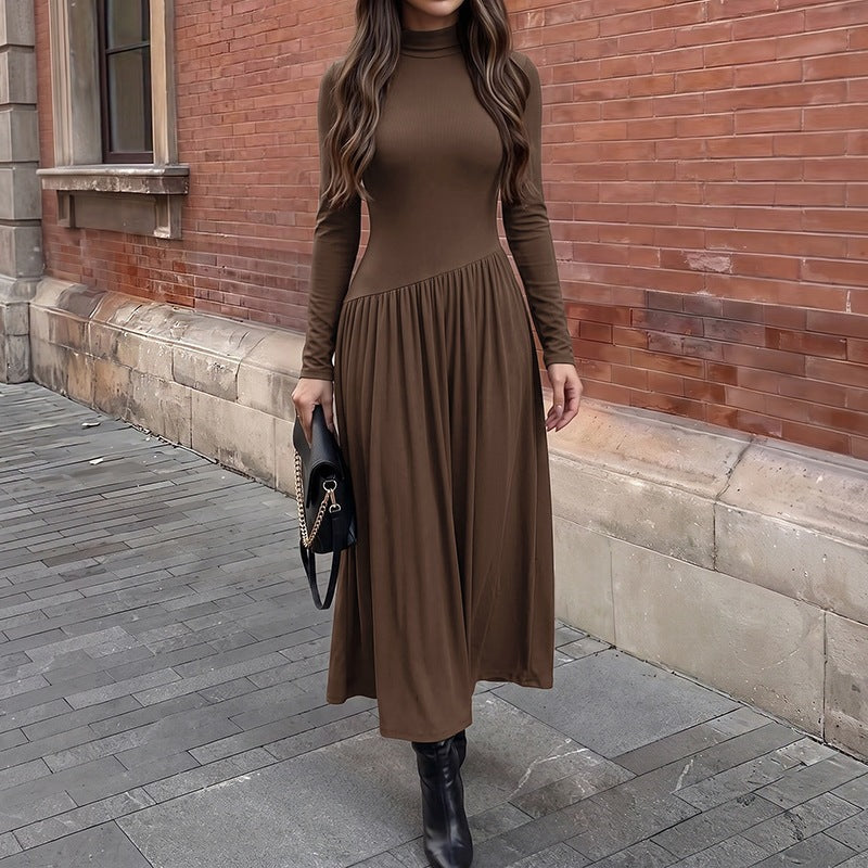 Vestido de manga larga con medio cuello, costuras y color liso, de estilo casual y relajado