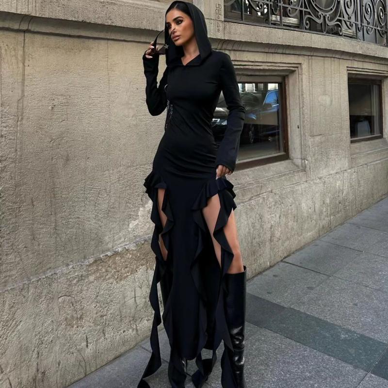 Robe asymétrique à manches longues et capuche, tendance été.
