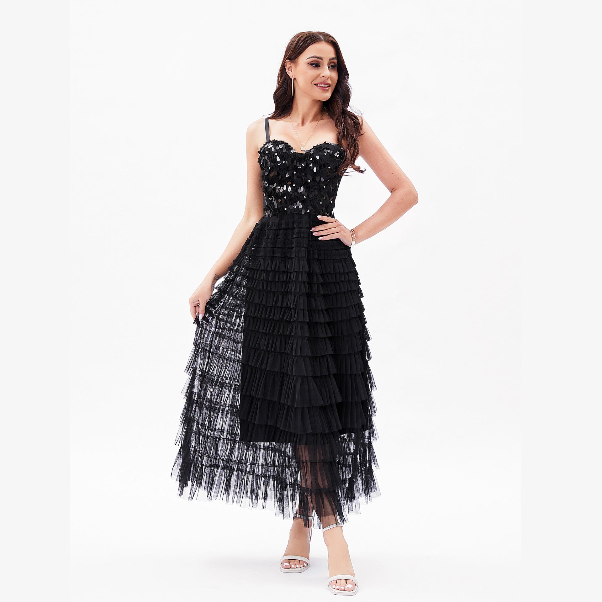 Vestido de una pieza con corsé deshuesado y tirantes, sexy, de alta costura, con lentejuelas negras, espalda descubierta y capas escalonadas.