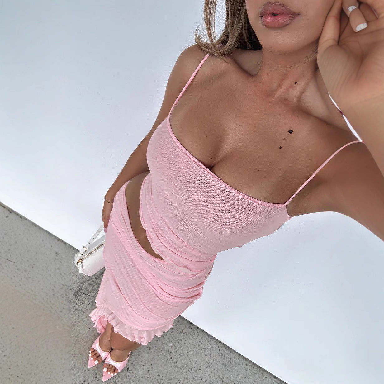 Robe courte à volants en résille, coupe asymétrique, couleur unie, élégante et gracieuse, dos nu, pour femme, idéale pour les vacances.