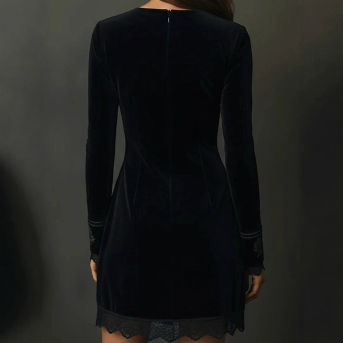 Robe longue en velours brodé de dentelle à col en V, manches longues, style rétro-chic